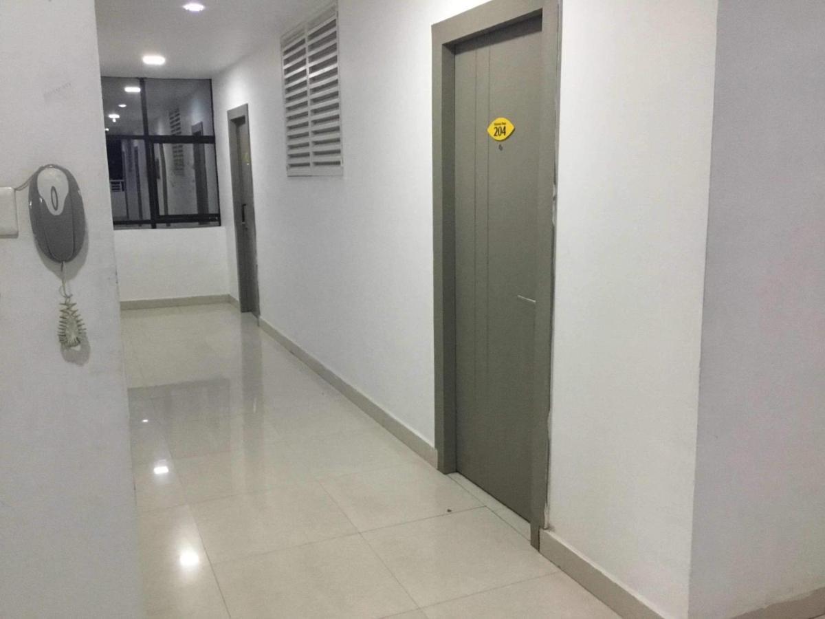 La Riviera Suites Madhapur Hyderabad Esterno foto